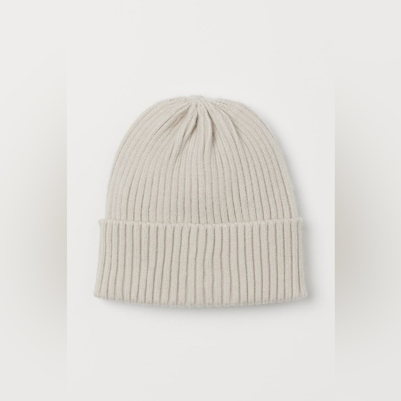 H&M Beanie - Picture 1 of 4